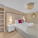 The Hans Residences