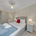 The Hans Residences